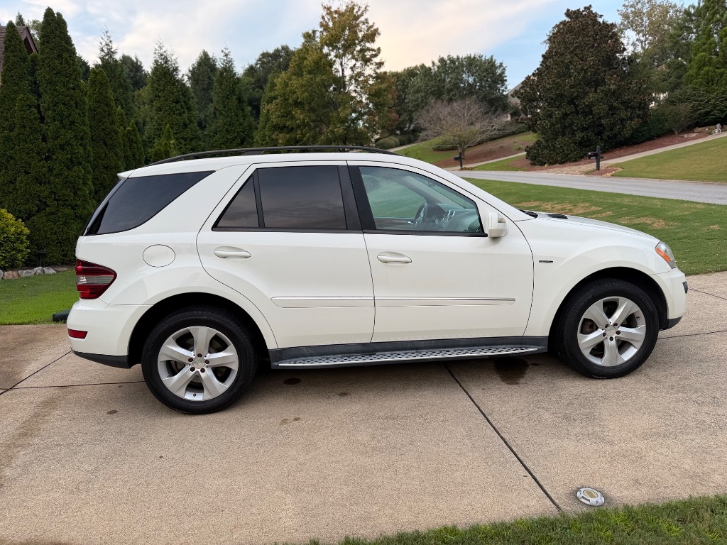 2009 Mercedes-Benz M-Class - $9,000