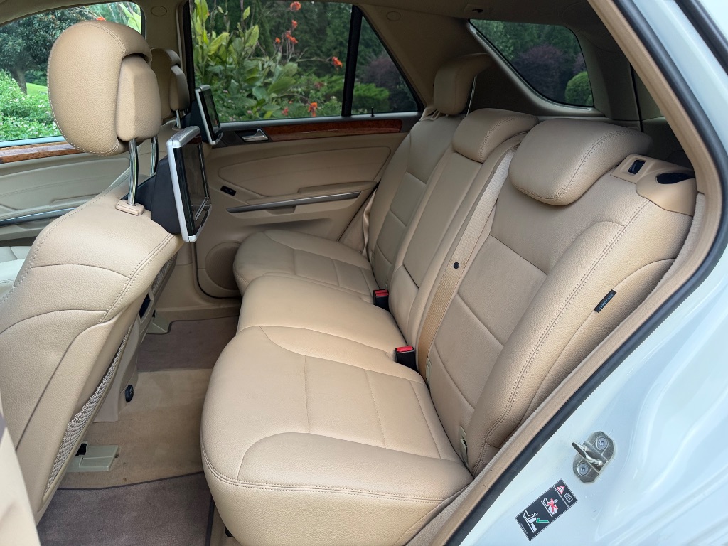 2009 Mercedes-Benz M-Class - $9,000