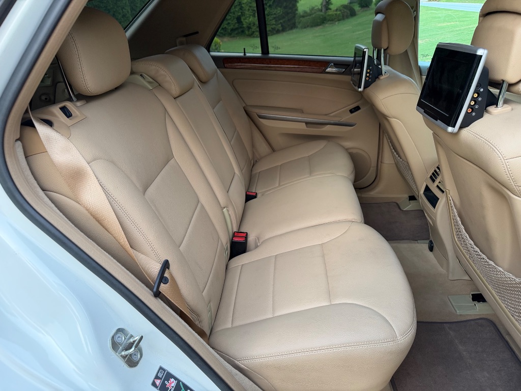 2009 Mercedes-Benz M-Class - $9,000