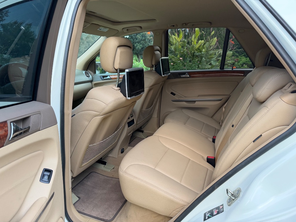 2009 Mercedes-Benz M-Class - $9,000