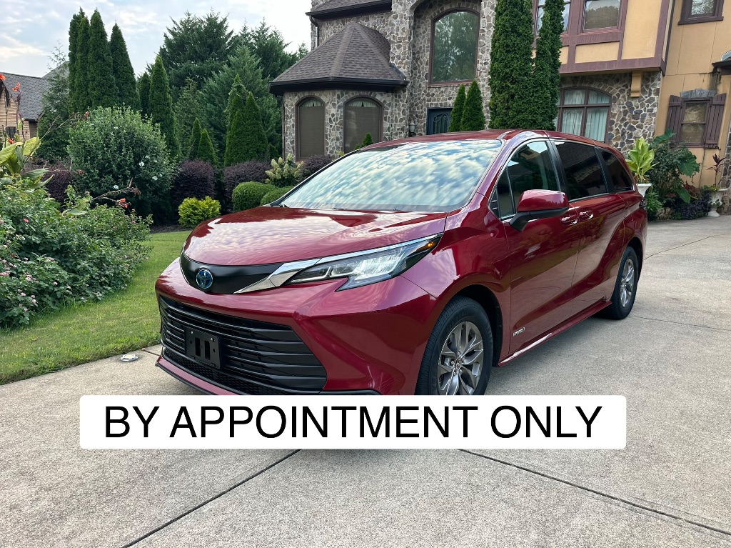 2021 Toyota Sienna - $25,000