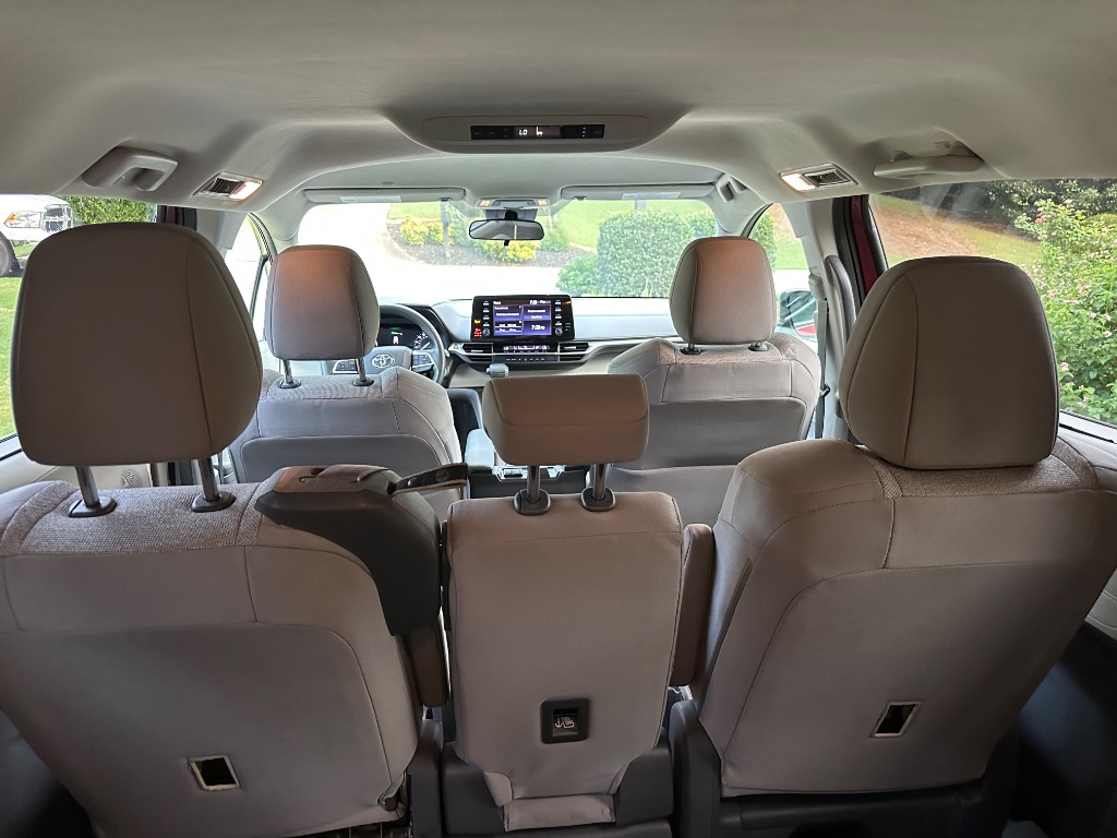 2021 Toyota Sienna - $25,000