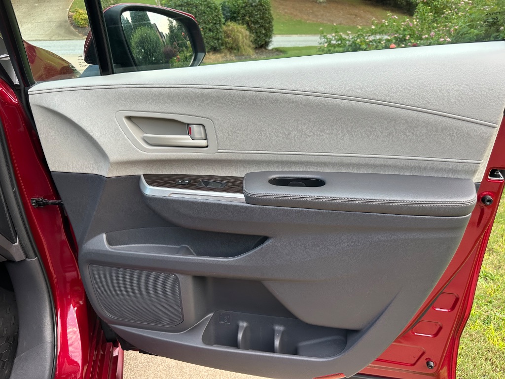 2021 Toyota Sienna - $25,000