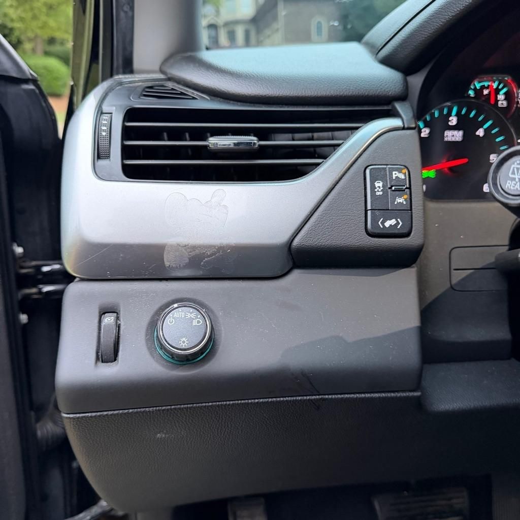 2019 Chevrolet Suburban - $14,000
