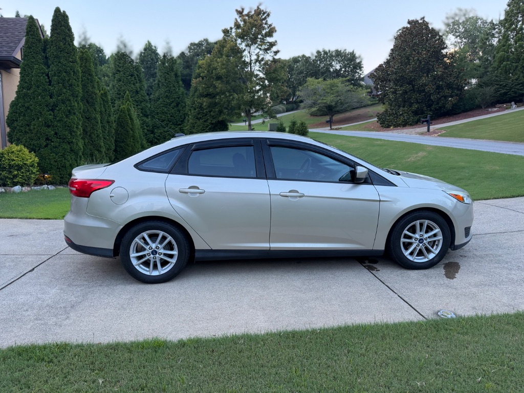 2018 Ford Focus - $10,250
