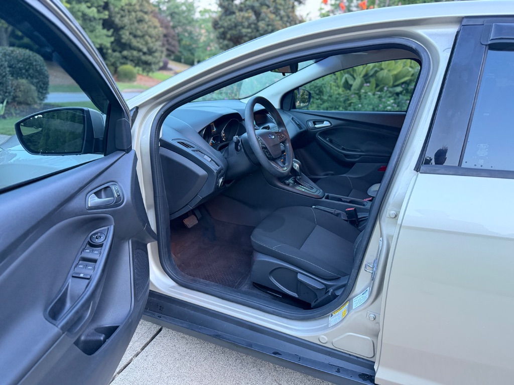 2018 Ford Focus - $10,250