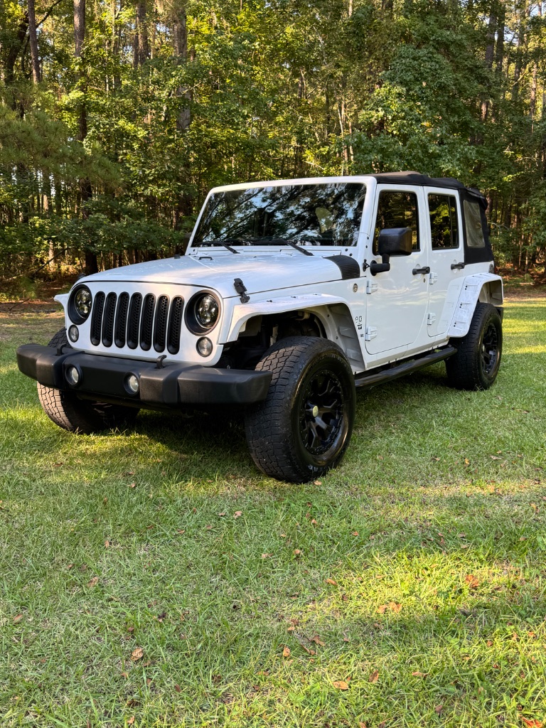 2015 Jeep Wrangler - $14,000