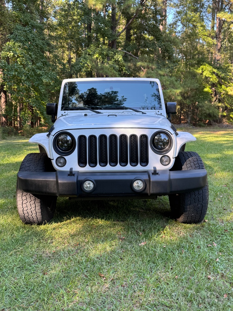 2015 Jeep Wrangler - $14,000