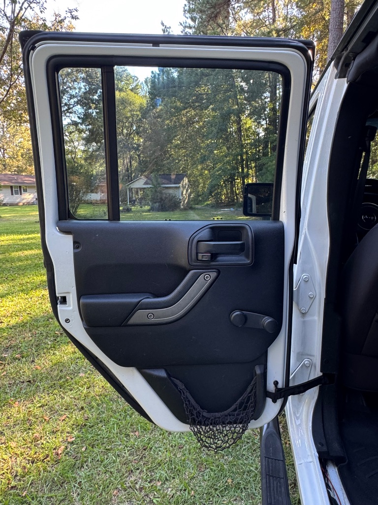 2015 Jeep Wrangler - $14,000