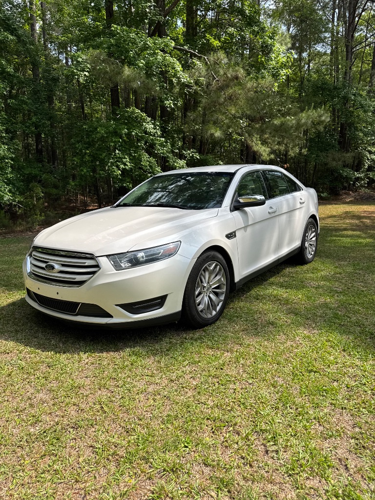 2018 Ford Taurus - $11,200