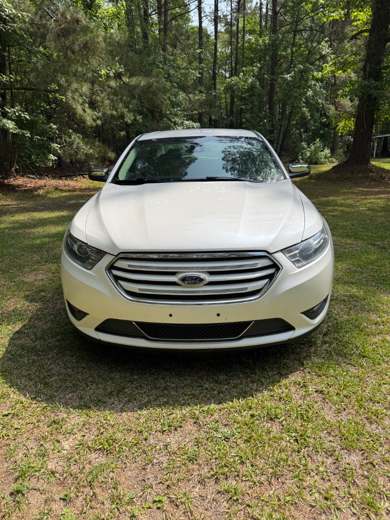 2018 Ford Taurus - $11,200
