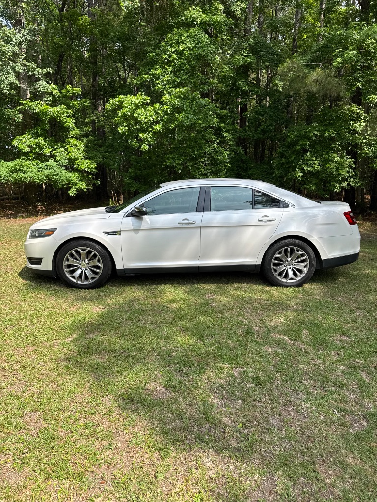 2018 Ford Taurus - $11,200