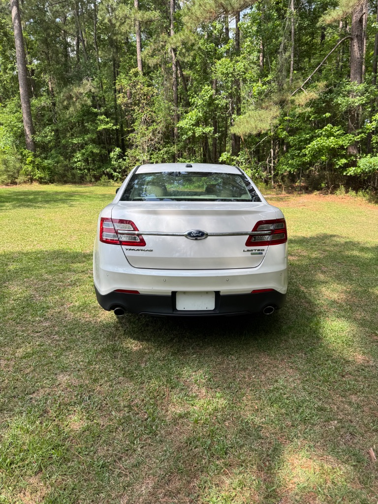 2018 Ford Taurus - $11,200