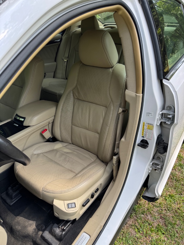 2018 Ford Taurus - $11,200