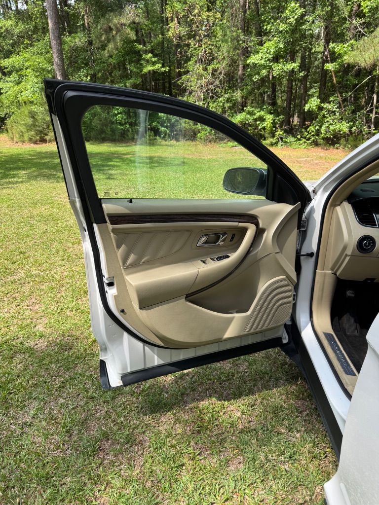 2018 Ford Taurus - $11,200