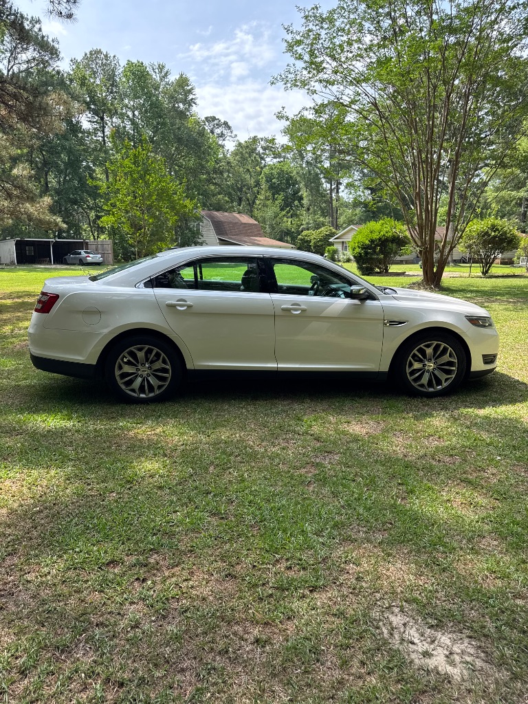 2018 Ford Taurus - $11,200