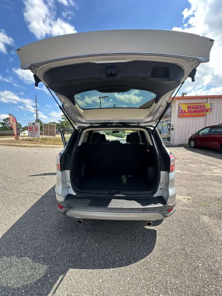 2018 Ford Escape - $9,500