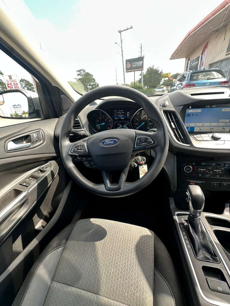2018 Ford Escape - $9,500