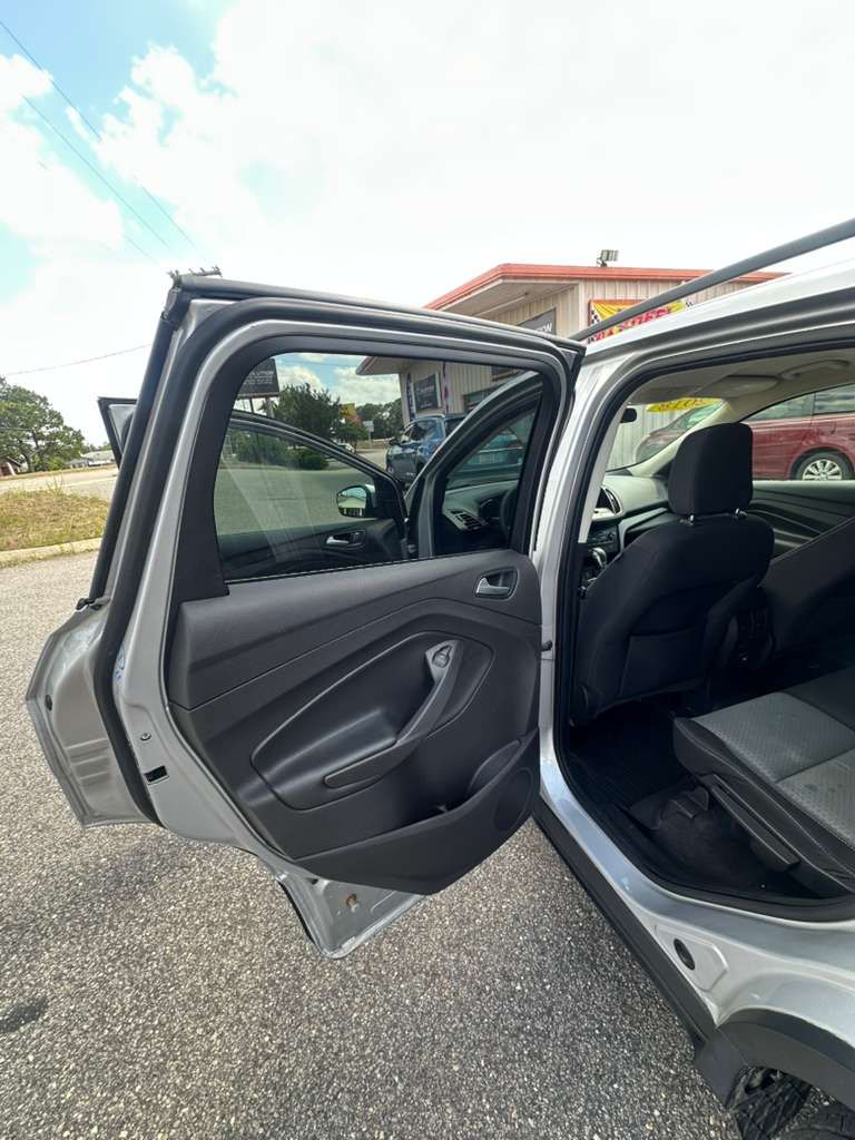 2018 Ford Escape - $9,500