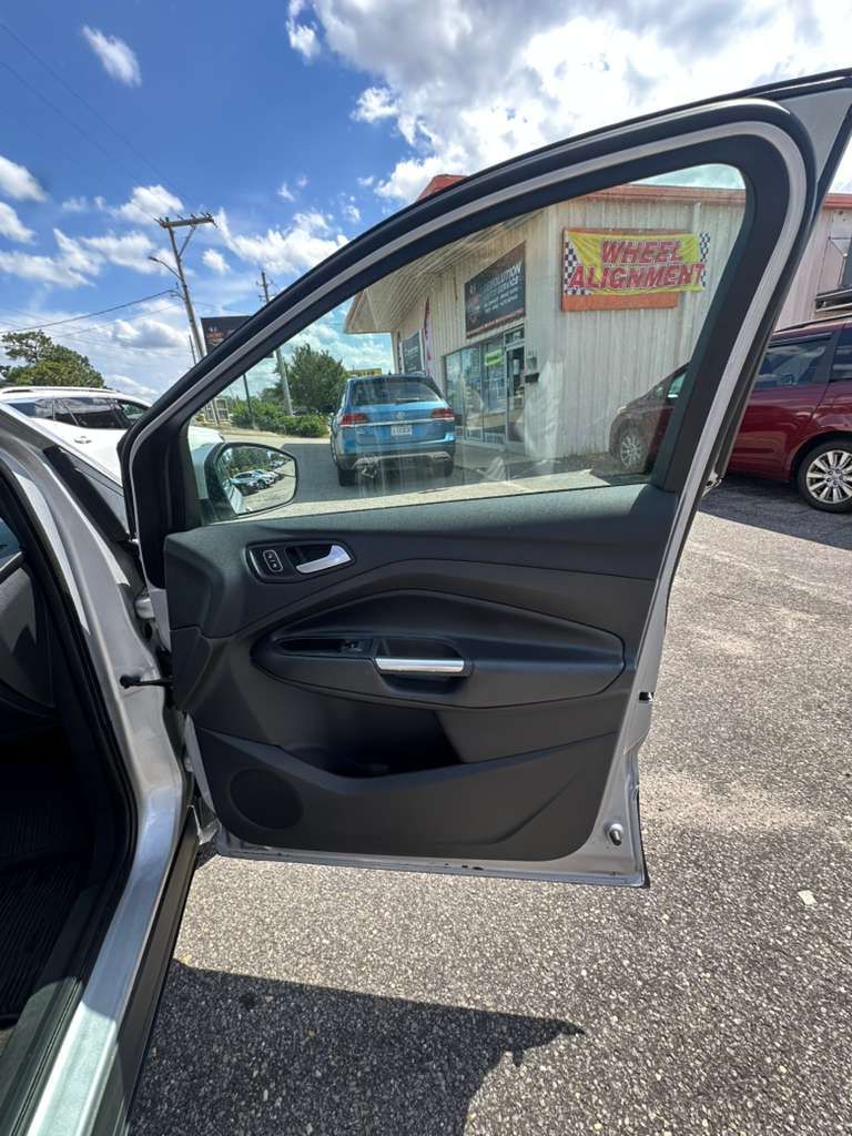 2018 Ford Escape - $9,500