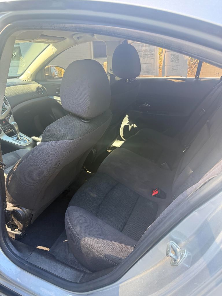 2014 Chevrolet Cruze - $3,199