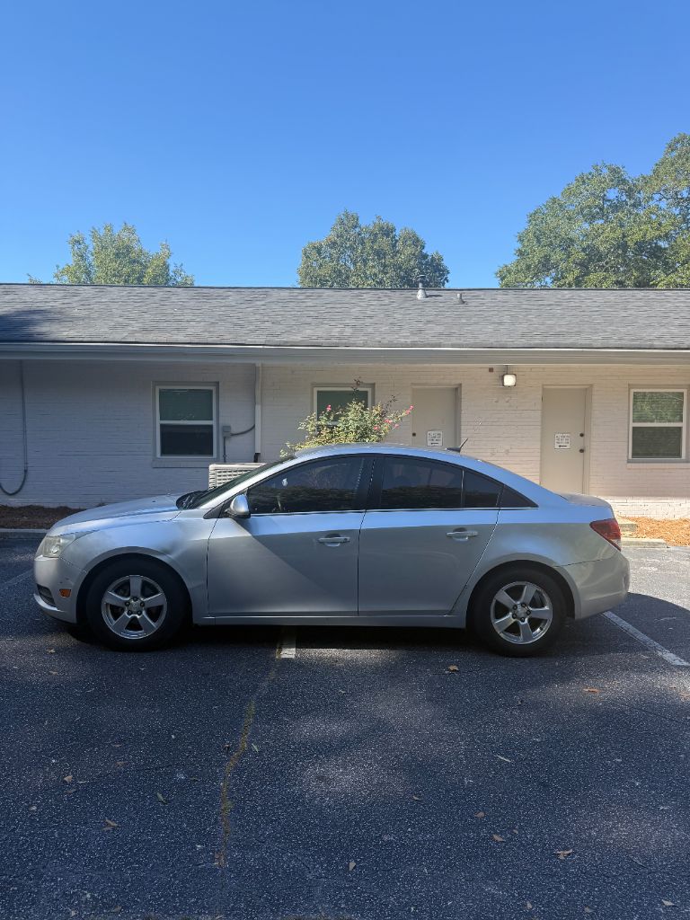 2014 Chevrolet Cruze - $3,199