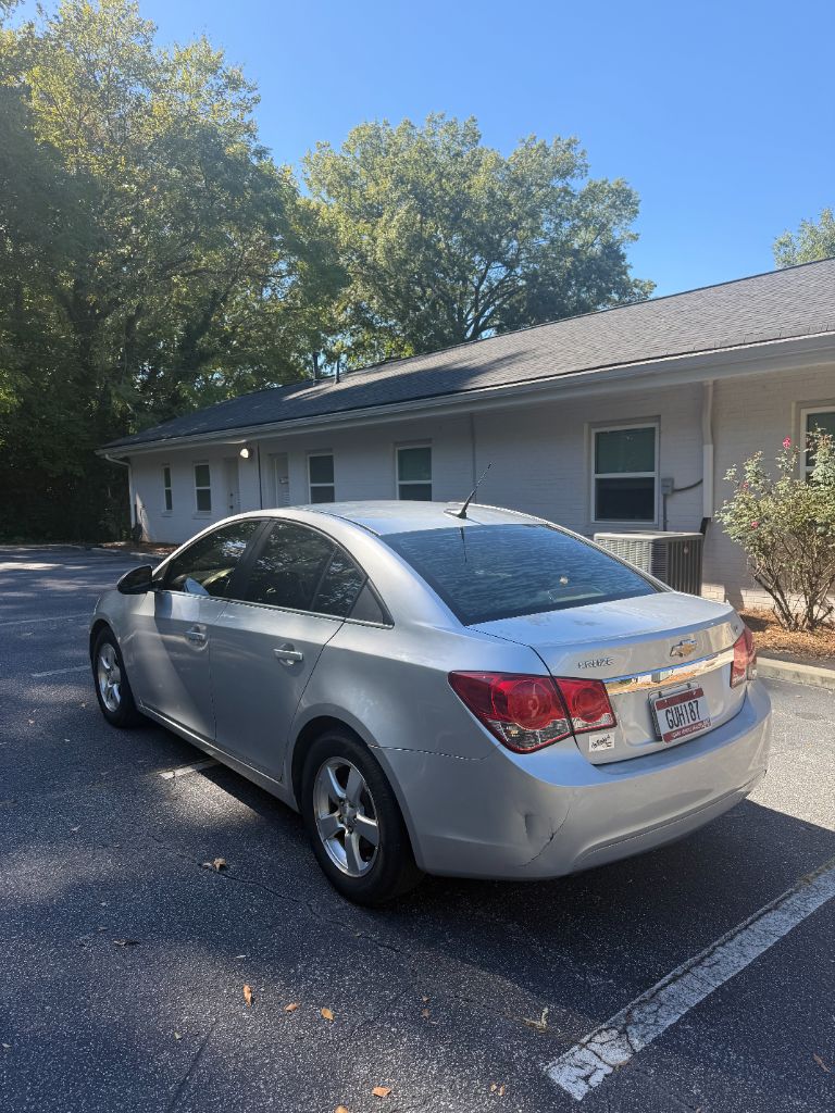 2014 Chevrolet Cruze - $3,199