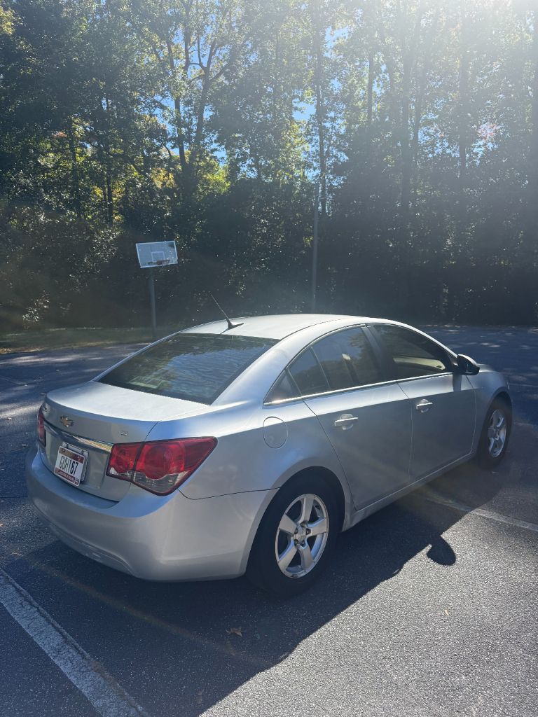 2014 Chevrolet Cruze - $3,199