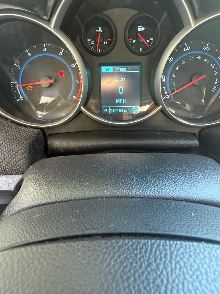2014 Chevrolet Cruze - $3,199