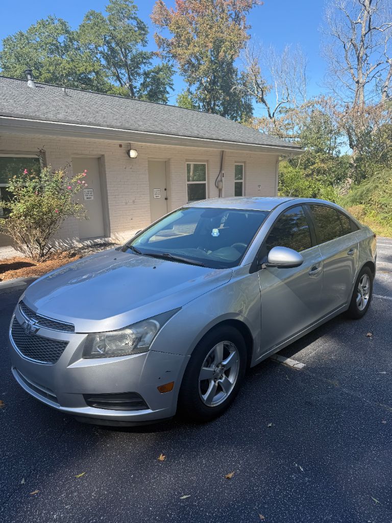 2014 Chevrolet Cruze - $3,199
