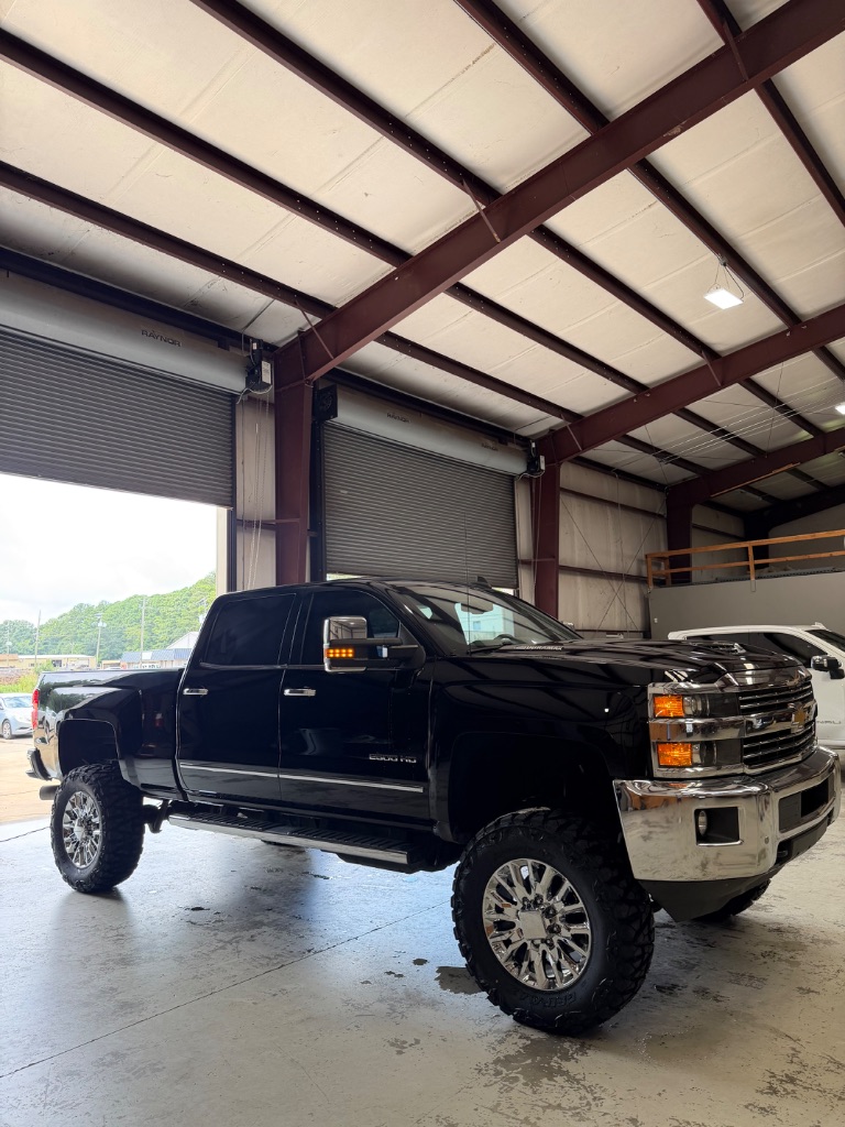 2017 Chevrolet Silverado - $45,900