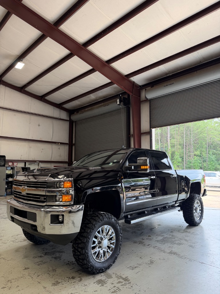 2017 Chevrolet Silverado - $45,900