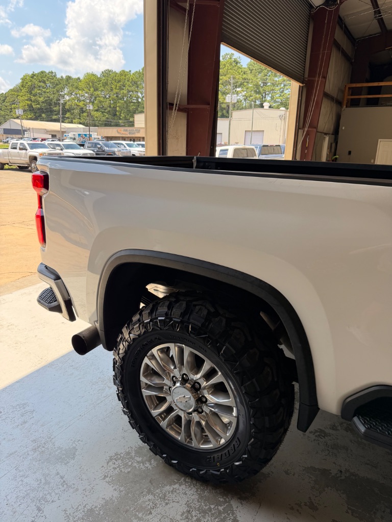 2020 Chevrolet Silverado - $50,900