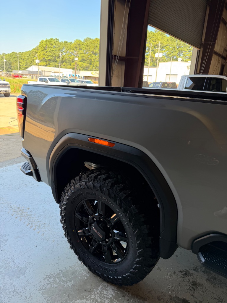 2025 GMC Sierra Hd - $73,900