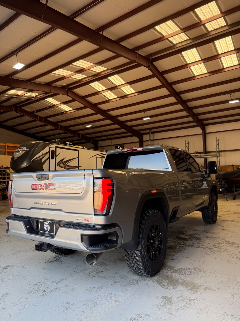 2025 GMC Sierra Hd - $73,900