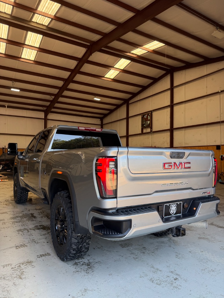 2025 GMC Sierra Hd - $73,900