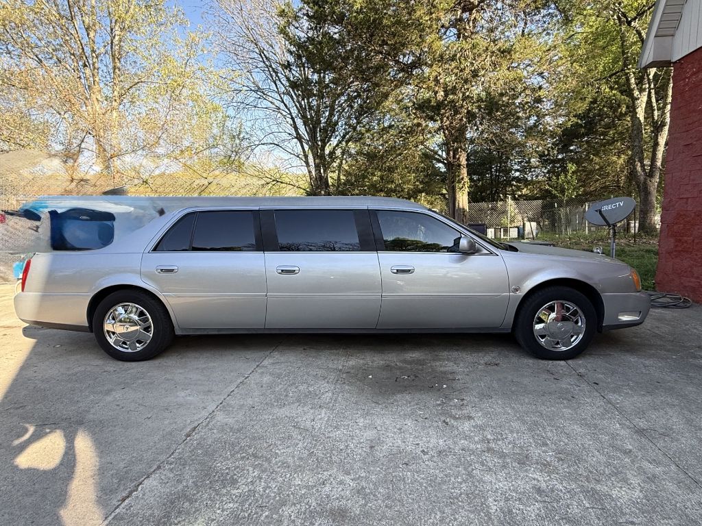 2003 Cadillac Limousine - $8,660