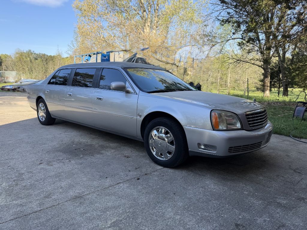 2003 Cadillac Limousine - $8,660