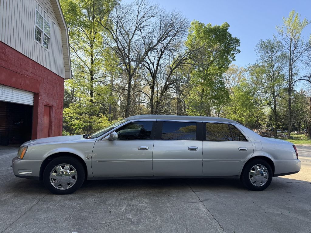 2003 Cadillac Limousine - $8,660