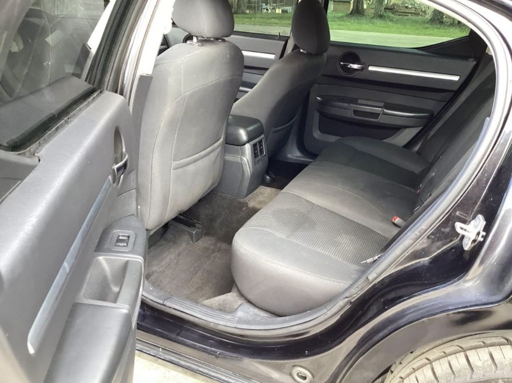2010 Dodge Charger - $4,950