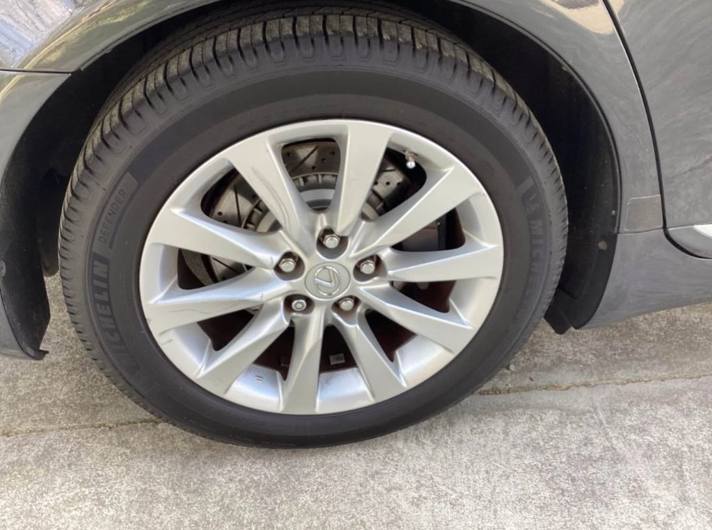 2011 Lexus LS - $12,890