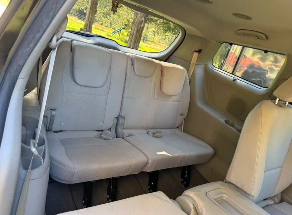 2016 Kia Sedona - $8,888