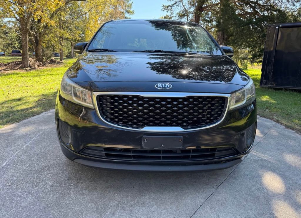 2016 Kia Sedona - $8,888
