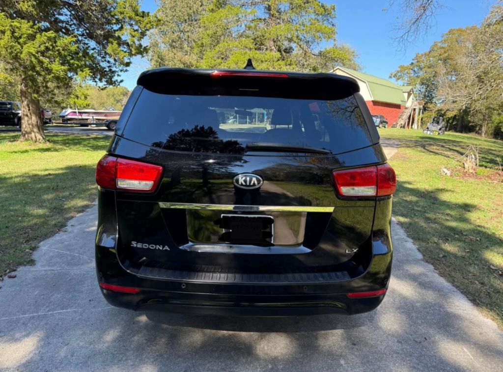 2016 Kia Sedona - $8,888
