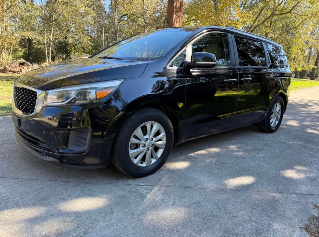 2016 Kia Sedona - $8,888