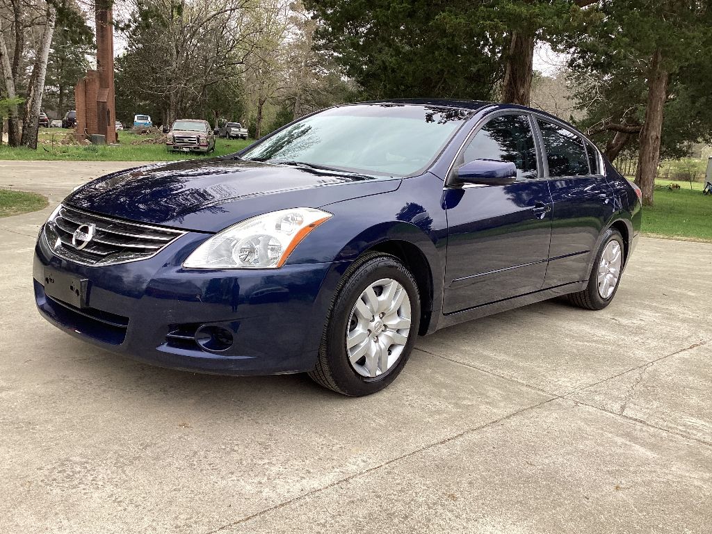 2010 Nissan Altima - $8,110