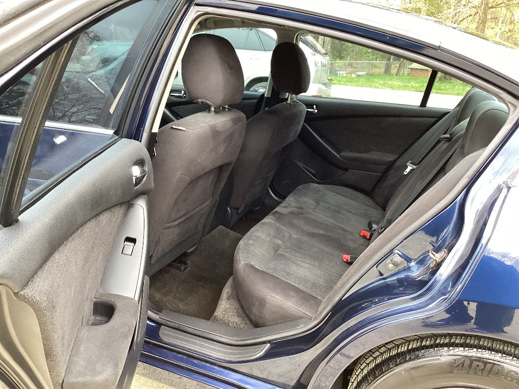2010 Nissan Altima - $8,110