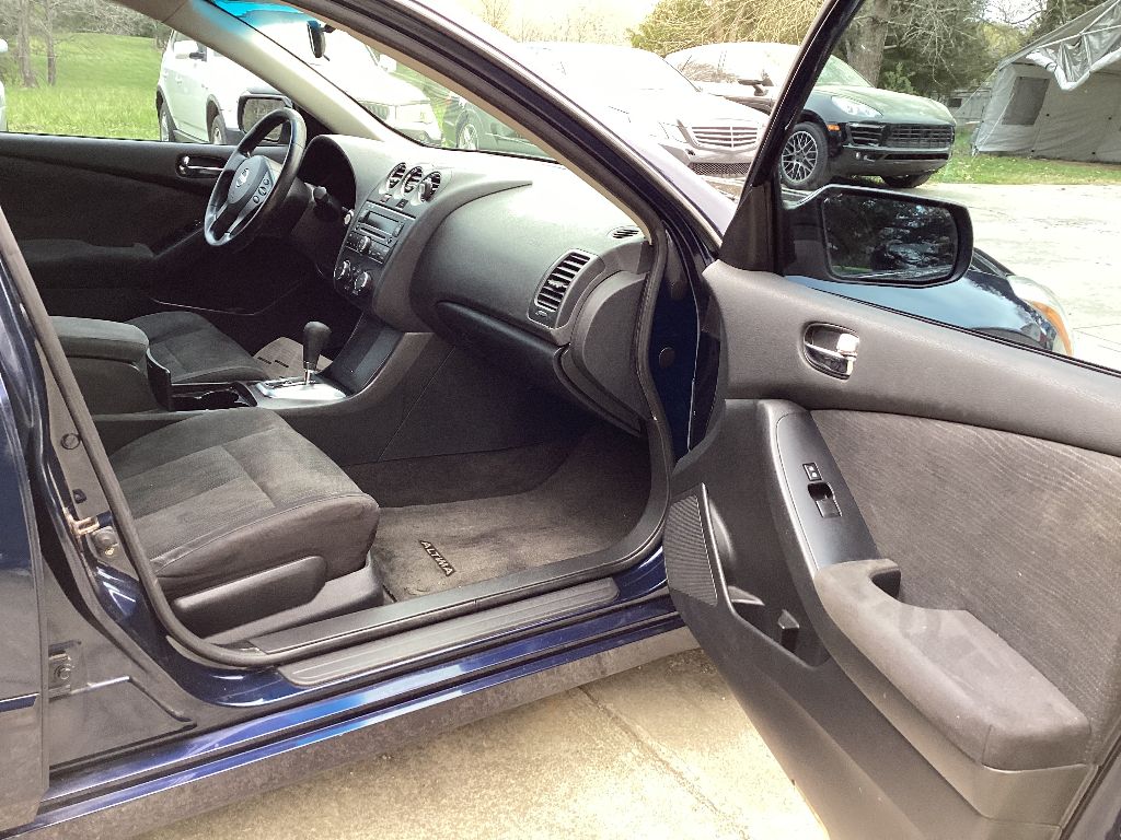 2010 Nissan Altima - $8,110
