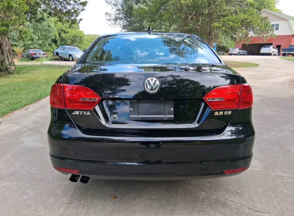 2011 Volkswagen Jetta - $7,700