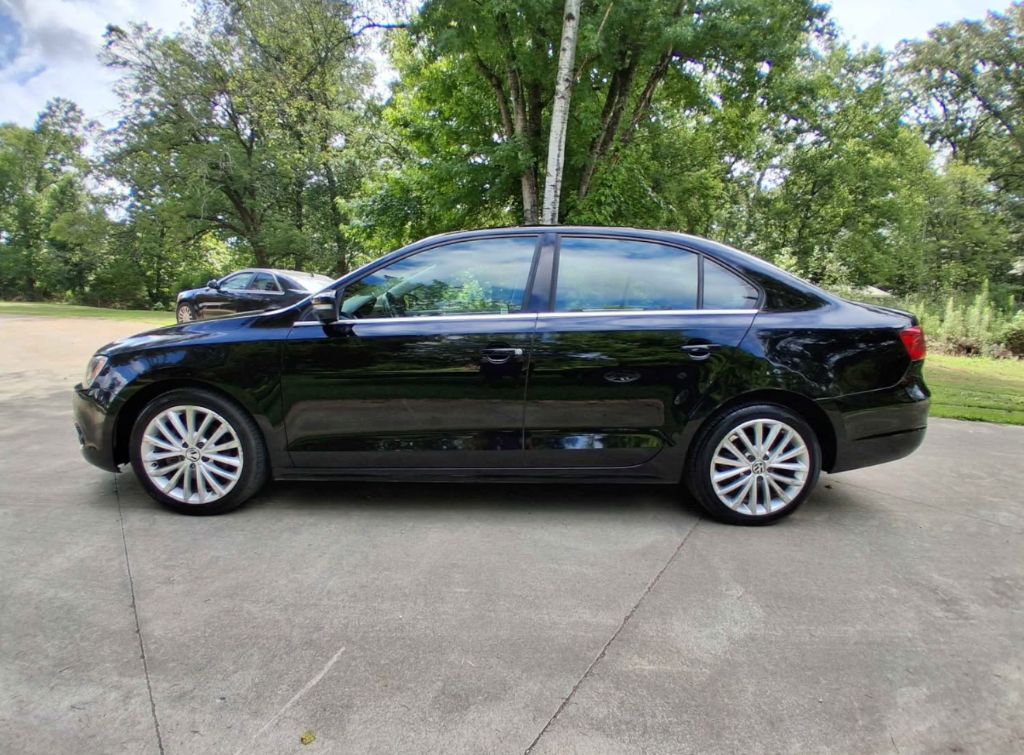 2011 Volkswagen Jetta - $7,700